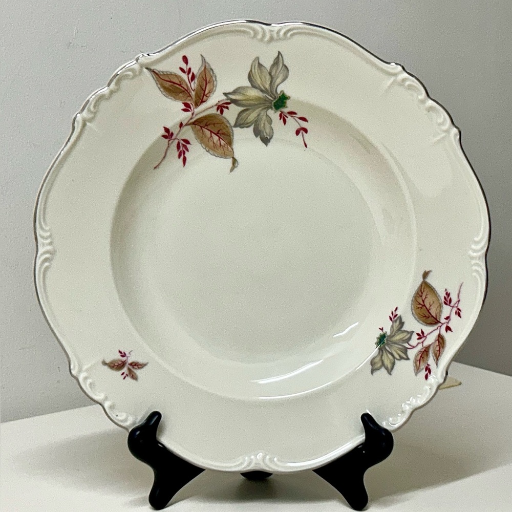 Vintage Edelstein Bavaria Maria Theresia Platinum Trim Scalloped Vegetable Bowl